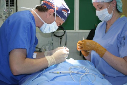 Mending a life Surgeons at work